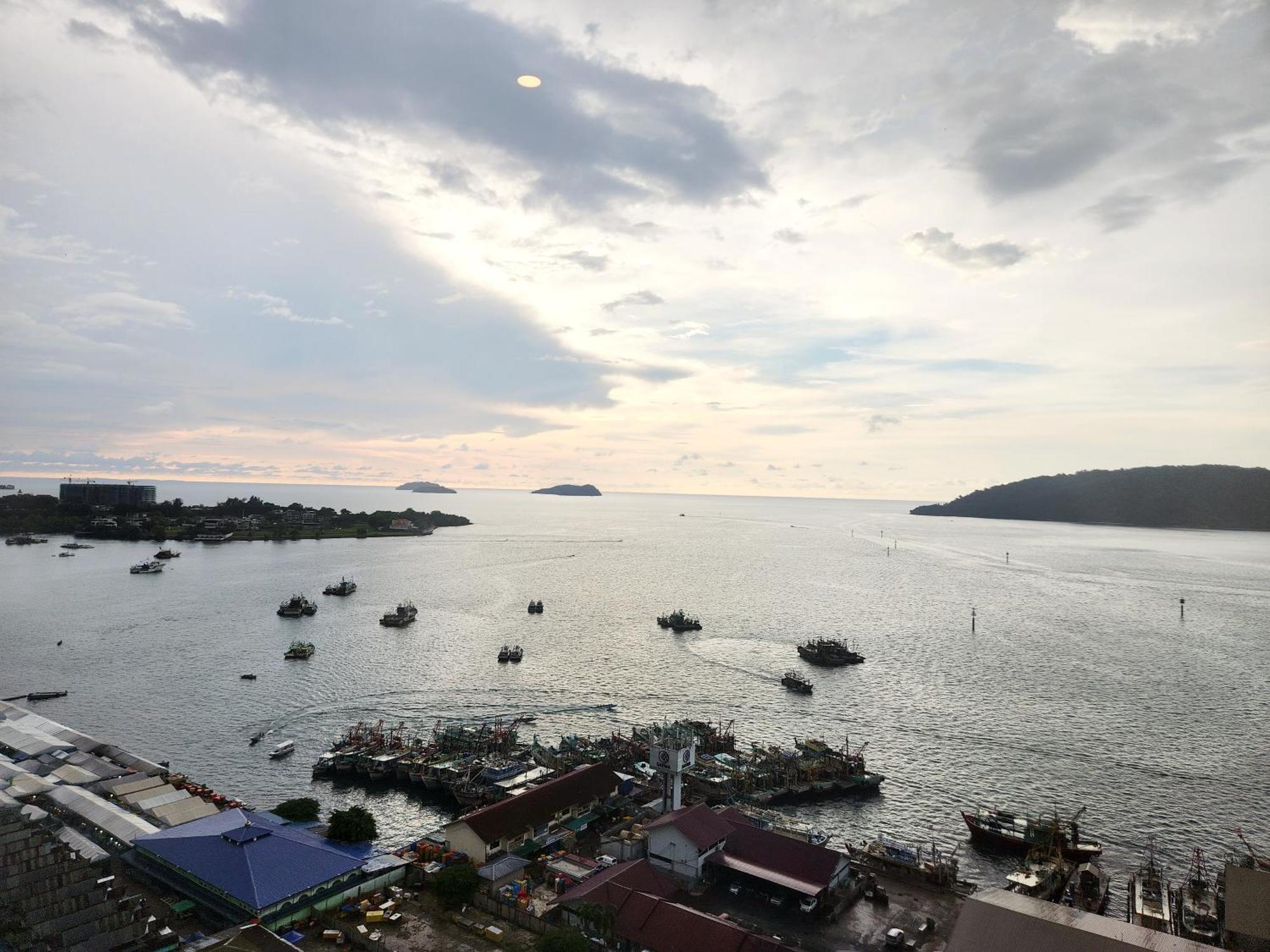 The Shore Kota Kinabalu City Centre By Lw Suites חדר תמונה